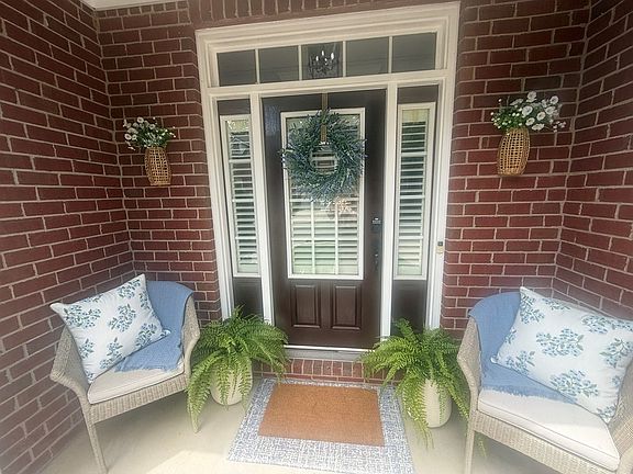 5th image of 735 Maple Point Dr