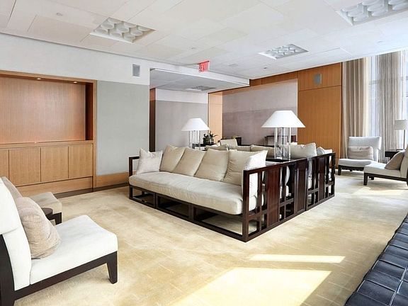3rd image of 18 W 48th St APT 19D