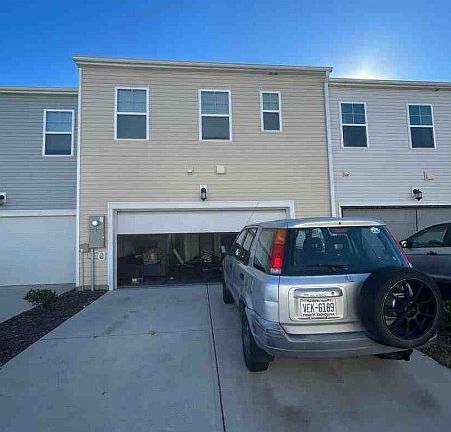2nd image of 2402 Chert Ln