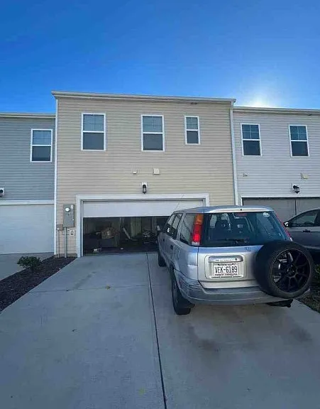 2402 Chert Ln — Photo 2