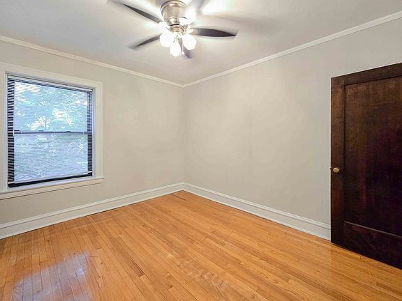 3rd image of 5077 N Wolcott Ave #1