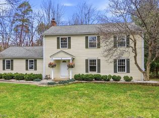 953 Bell Rd, Chagrin Falls, OH 44022