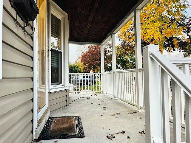 3 bed, 1.5 bath, 1505 sqft, $2,550 — Photo 2