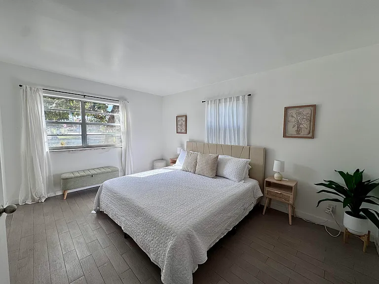 202 Lucerne Ave #12 — Photo 3