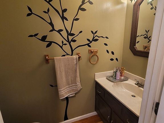 5th image of 7395 Woodcroft Dr