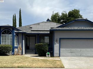 877 Toro Ln, Lathrop, CA 95330