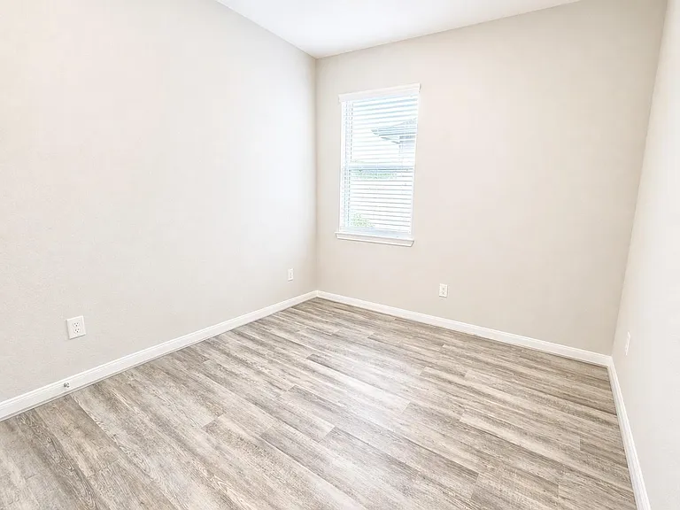 10443 Port Huron Ln — Photo 17