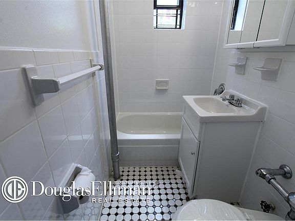 5th image of 4725 48th St #1C