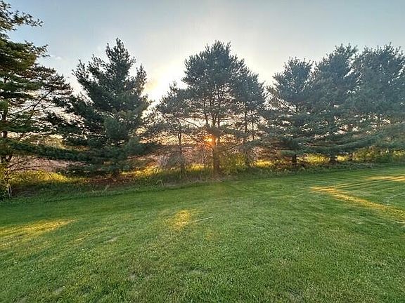 3rd image of 13633 Iris Ln