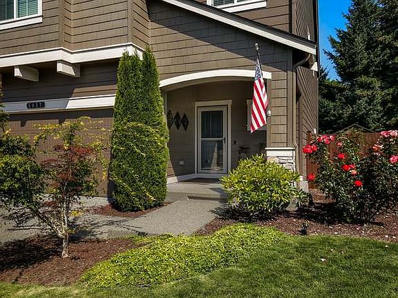 2nd image of 5037 40th St NE
