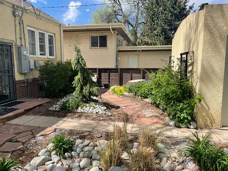 2082 Ivy St — Photo 17