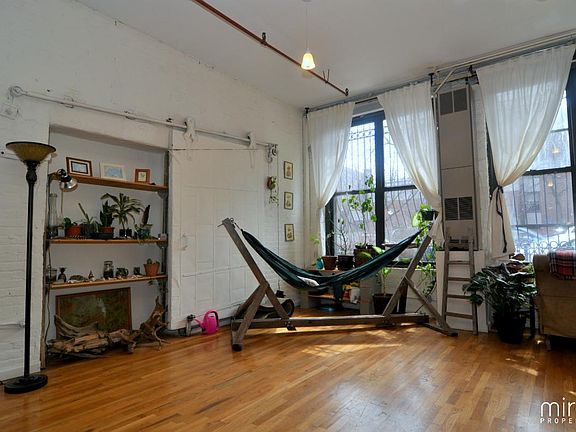 3rd image of 261 Lexington Ave APT A1