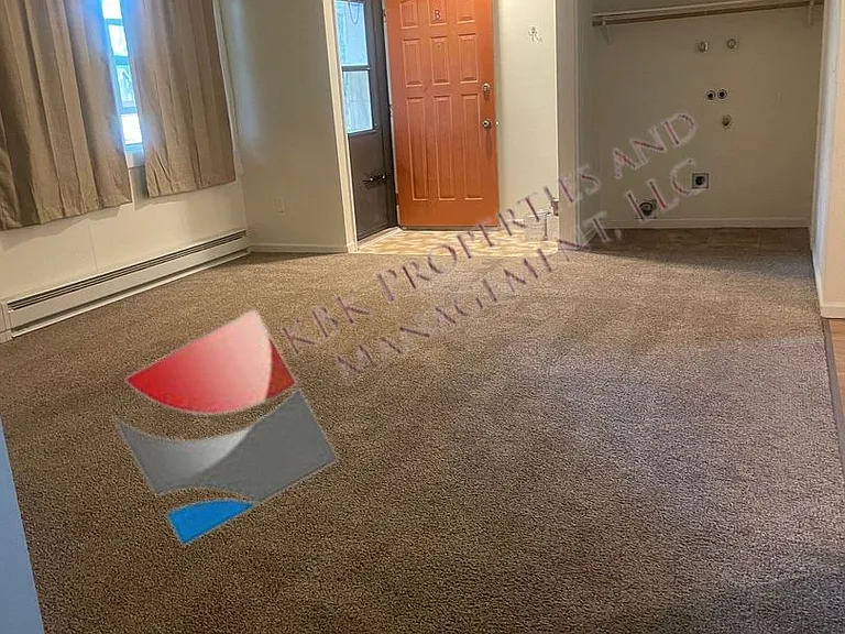 518 Wolf St — Photo 4