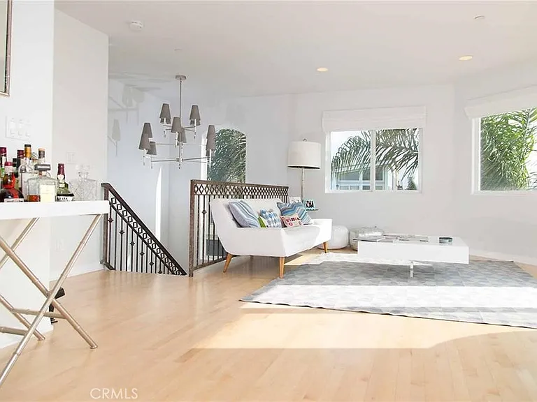 417 Marine Ave — Photo 4