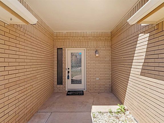 4th image of 108 NE 51st St