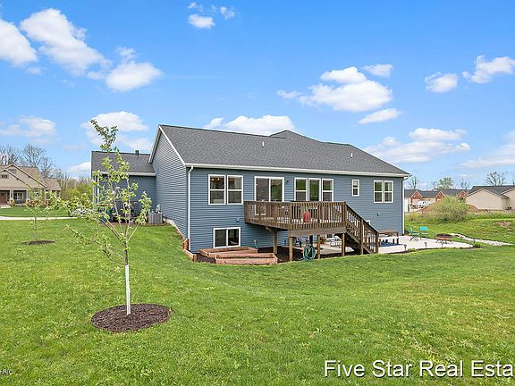 4th image of 12270 Krystal Ct NW