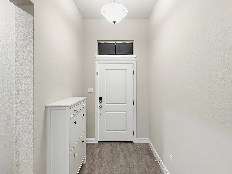 14525 Delphinus Dr — Photo 2