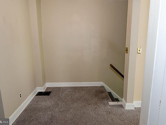 4th image of 1016 S Rodney St