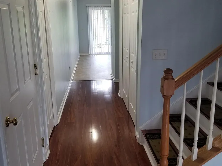 136 Barrington Ct — Photo 6