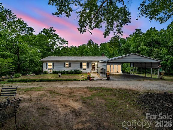 3rd image of 408 Hollis Rd