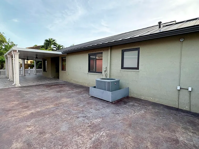 14776 SW 138th Ter — Photo 38