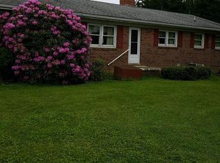 19 Park Dr, Fawn Grove, PA 17321