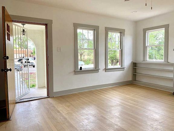 2nd image of 220 Hermosa Dr SE