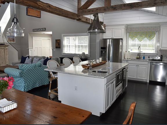 3rd image of 7 Cedarfield Ln