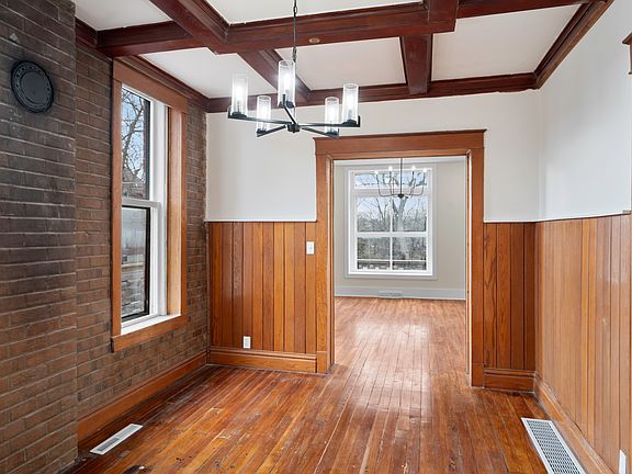 3rd image of 441 Bellefontaine Ave