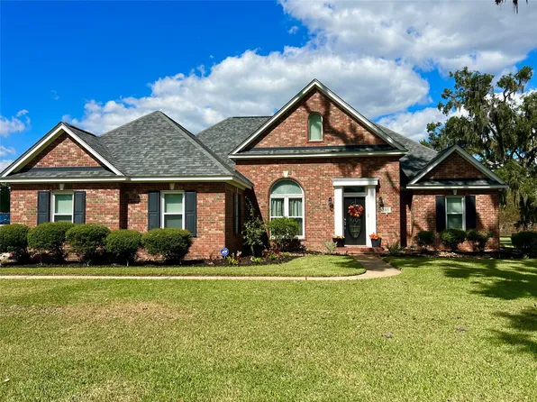 150 Cornelia Ln, Angleton, TX 77515