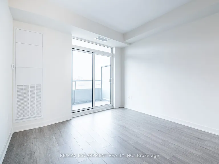 212 King William St #816 — Photo 19