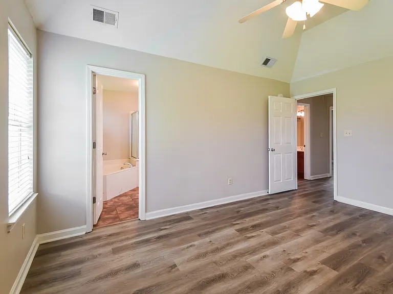 4088 Carroll Dr W — Photo 10