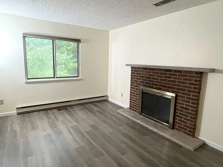 120 Knollwood Ter — Photo 14