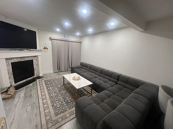 2nd image of 32739 Fraser Cres #6