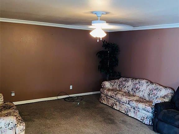 5th image of 302 Wildflower Dr
