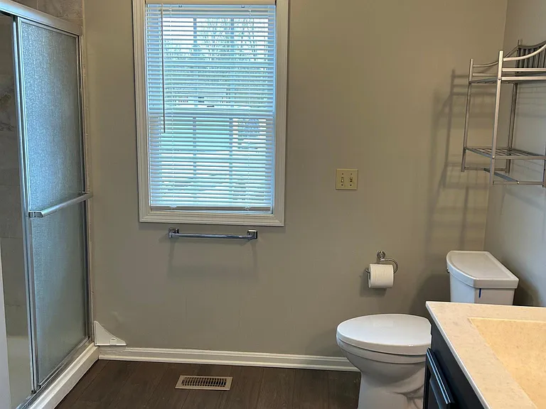 205 Stratford Rd — Photo 12