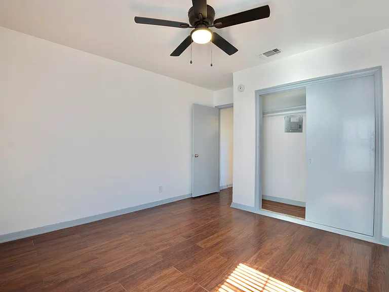 618 Weizmann St — Photo 6