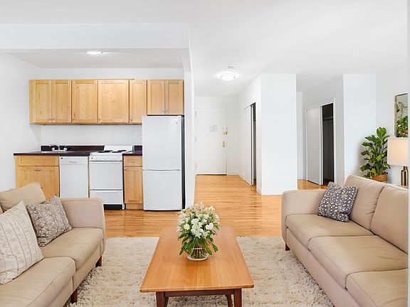 3rd image of 345 W 30th St APT 5A