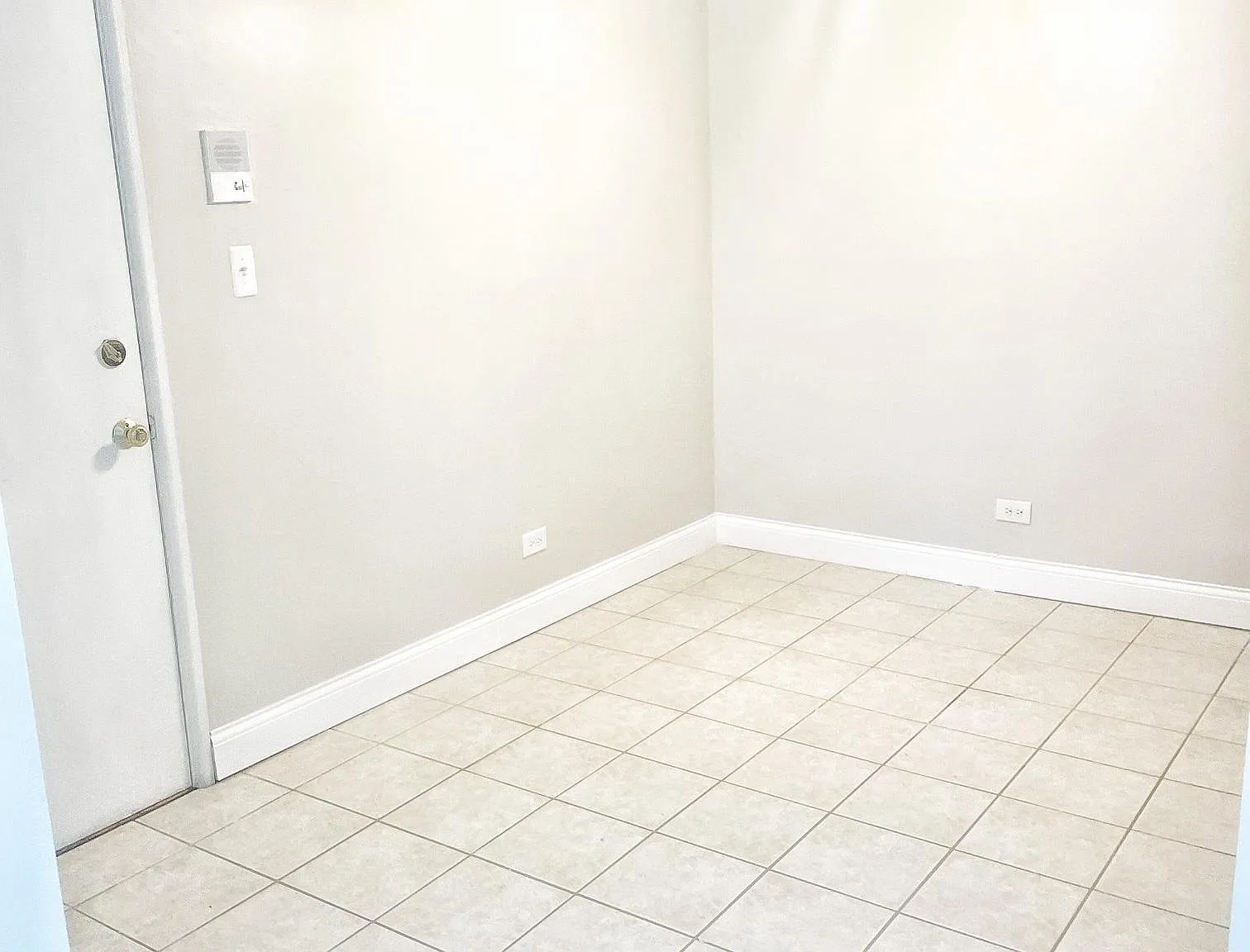 1236 Town Crest Dr — Photo 2