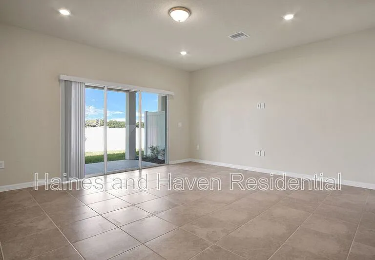 4292 Chester Springs Blvd — Photo 8