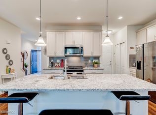 24869 Ivy Ln, Novi, MI 48375