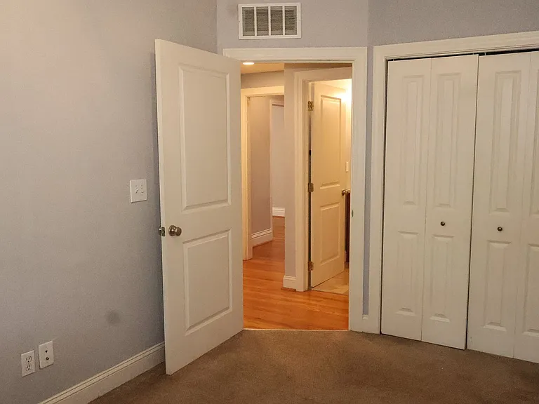 757 Syracuse Ave — Photo 17