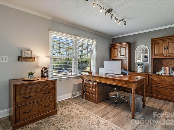 5th image of 118 Adrians Forest Dr