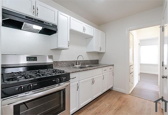 4th image of 2312 W 52nd St