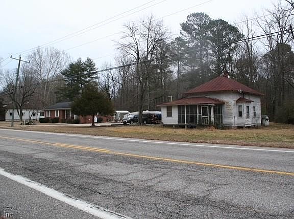 2nd image of 3641 N Courthouse Rd