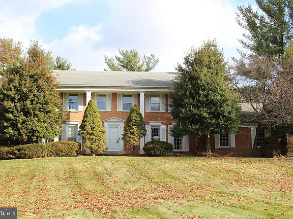2nd image of 8711 Lochaven Dr