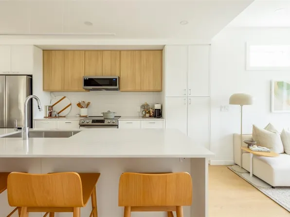 3450 Whittier Ave #Townhouse 10, Saanich, BC V8Z 3R2