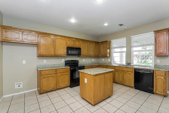 9865 Gallatin Ln — Photo 8
