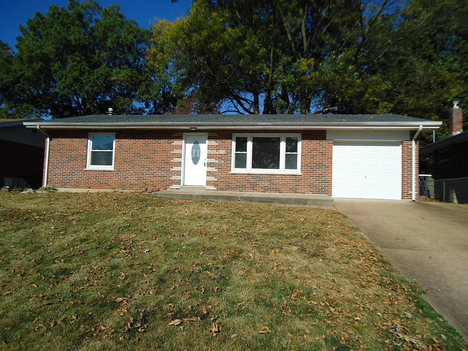 319 Charing Ln photo 1