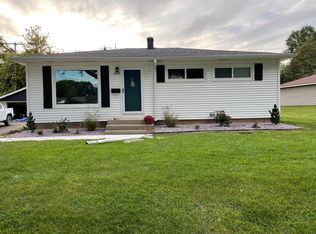 1540 N Bel Ayr Dr, Waukesha, WI 53188